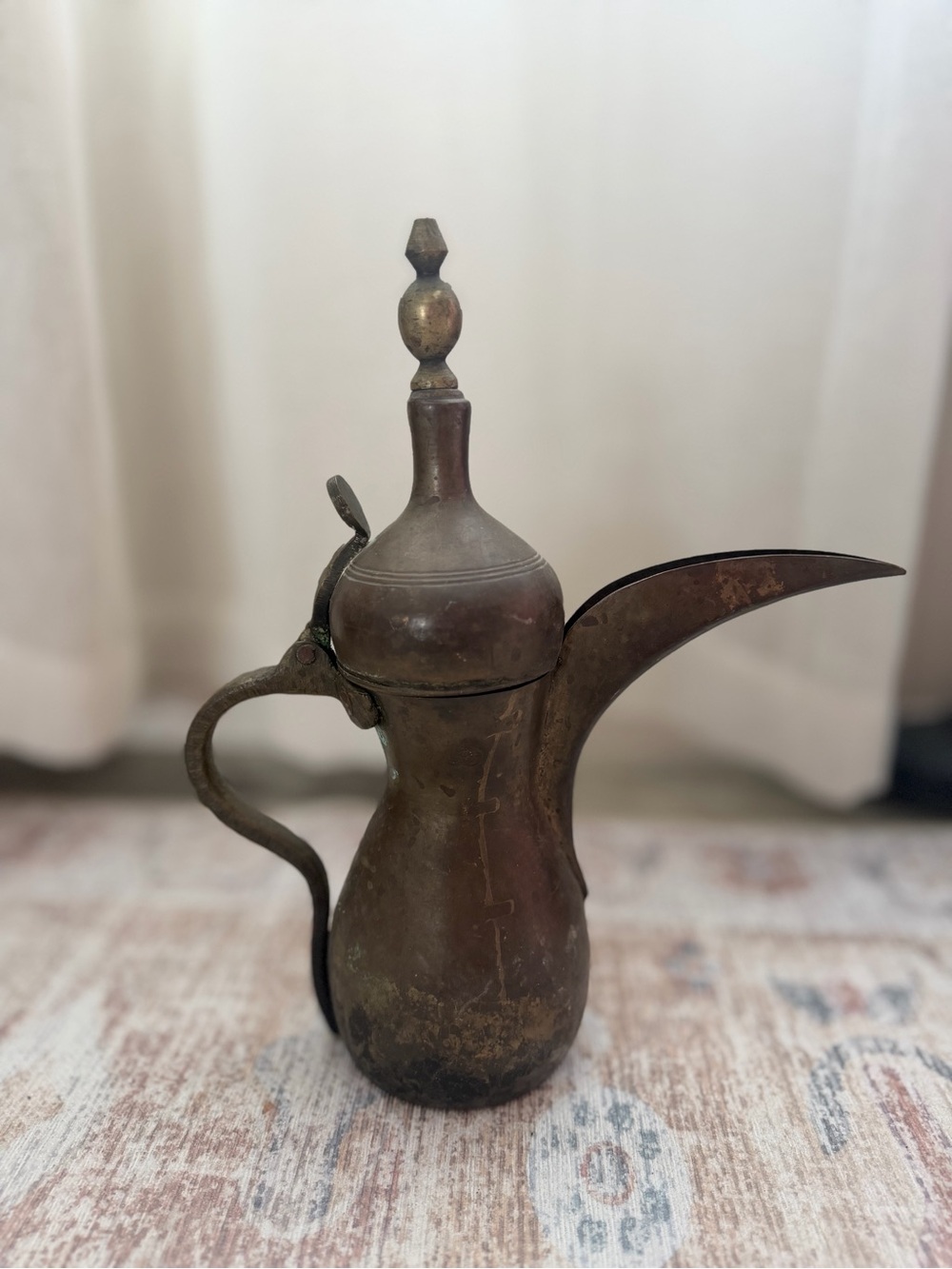 Antique-Style Brass Coffee Pot Dallah - Brown (H-12 1/2in)